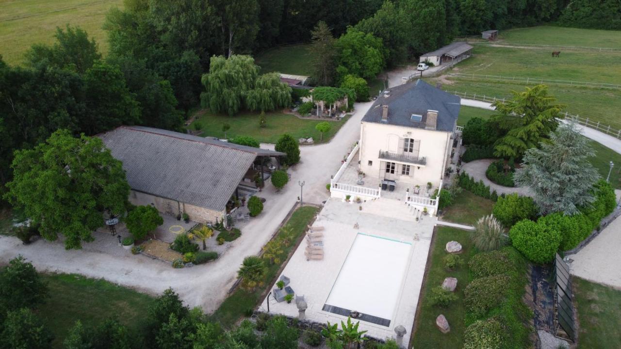 En Bord De Riviere Casseneuil Exterior foto